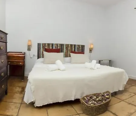 Casa rural Menestrales Lora del Río